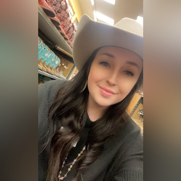 ☆ meet your posher ☆ - Picture 6 of 16